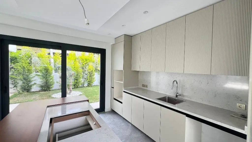 Fitted kitchen
